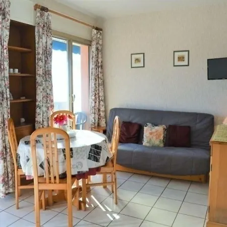 Trois Iles 7 *